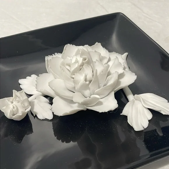 Decorative 3D floral porcelain ceramic wall plaques plates 9” square